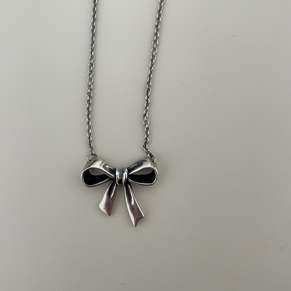 Retired James Avery Bow Necklace